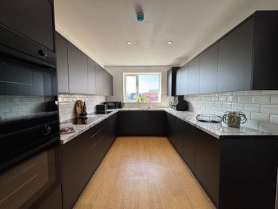 🔥 Brand New En-Suites – Central Bury 💎 Main Photo