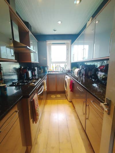 Room available in a 2-bed flat in Anniesland  Main Photo