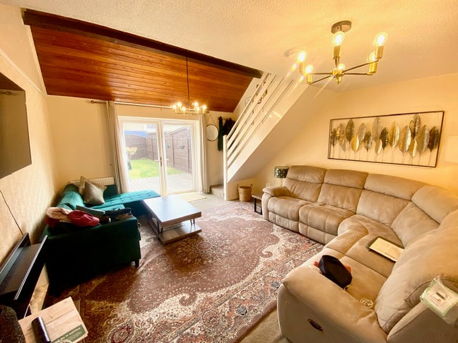 Fully furnished one bedroom house with parking Main Photo