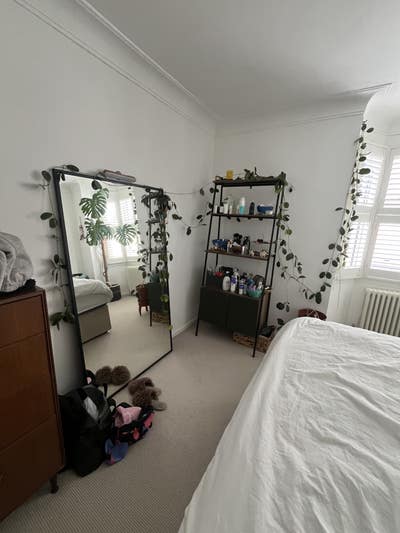 Top floor - en suite - bay windowed- mini sea view Main Photo