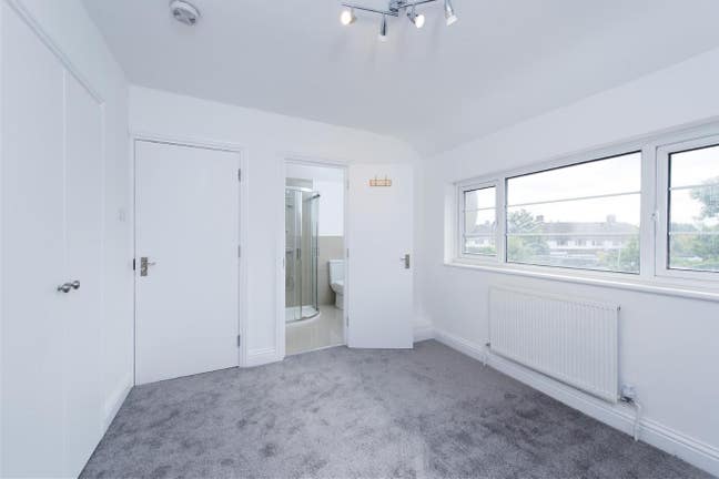 28 First floor rear room, Cavendish Avenue Ruislip Main Photo