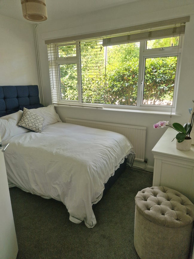 Beautiful light and airy double room,bills inc Main Photo