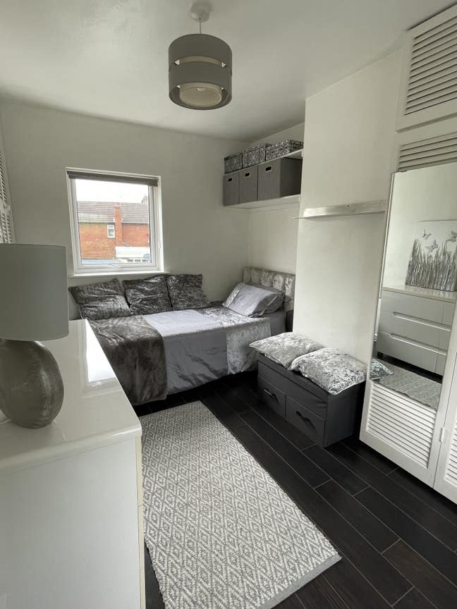 Mature professional to share cottage with owner Main Photo