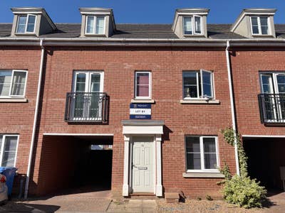 Double Room To Rent - Bills Included Main Photo