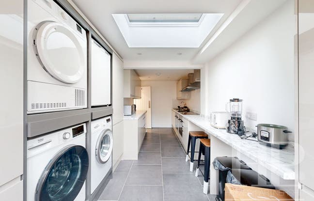 1 Bedroom House Share, Ditchling Hill, Crawley, RH Main Photo