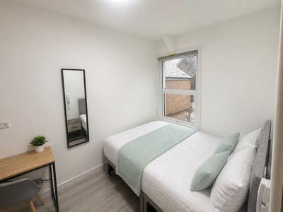 A Spacious, Modern En-Suite near Watford Hospital Main Photo
