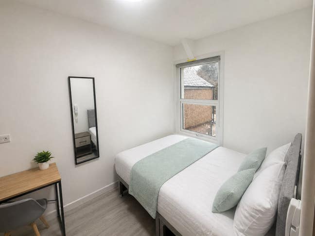 A Spacious, Modern En-Suite near Watford Hospital Main Photo