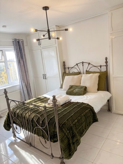 Modern Double Room – 🚆20 Mins to London Main Photo