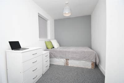 Fully refurbished rooms to a high standard!! Main Photo