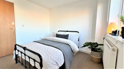 Double Ensuite | Near Whh | Deposit Free Main Photo