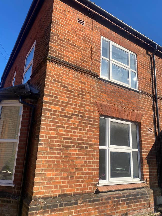 Well-presented and spacious 3-bed end-terrace home Main Photo