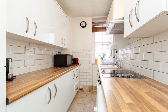 3 Bed Flat in Bayswater, W2 Main Photo