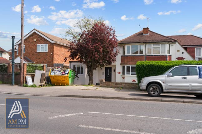 Spacious En-suite studio Universal Credit accepted Main Photo