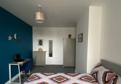 Room to Rent! Close to Manchester Road  Main Photo