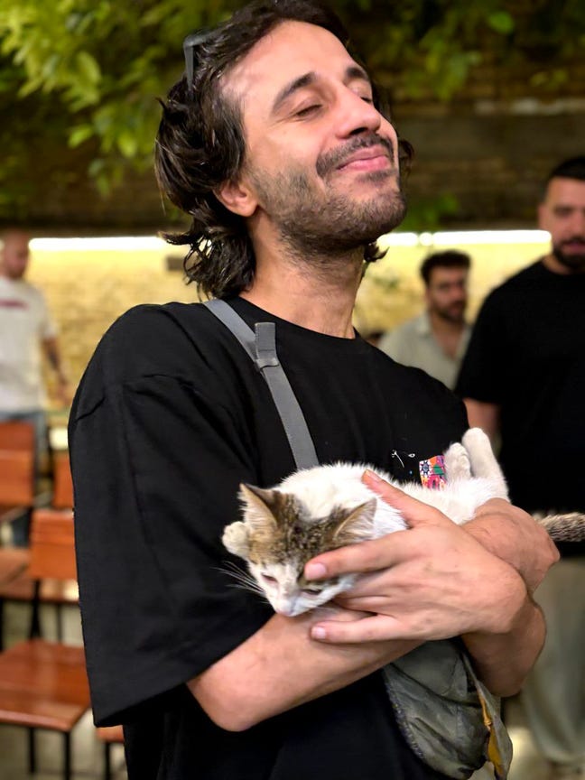 Short Term Room Wanted (1-3 Months) Main Photo