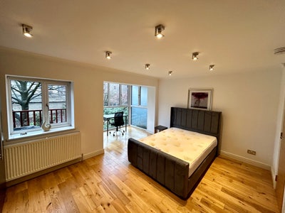 Amazing  3 en-suite  rooms in CW Main Photo