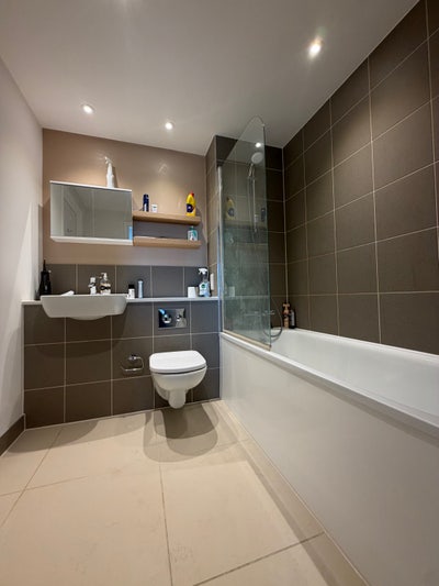 1 bed and own bathroom Main Photo