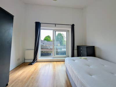 Double Room with a Balcony in Streatham Hill! Main Photo