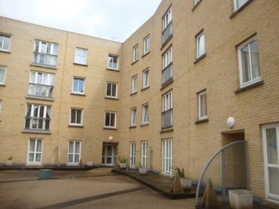 Aldgate East, E1, 3 Bedroom / 2 Bathroom Apartment Main Photo