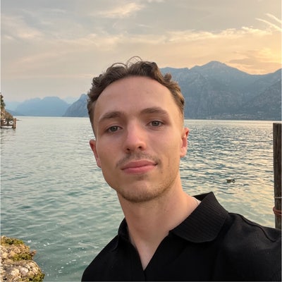 Looking for a room or buddy up from mid-June:) Main Photo