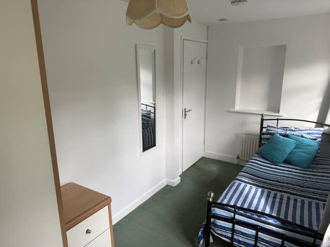 Large Double Room in a Great House Share Main Photo