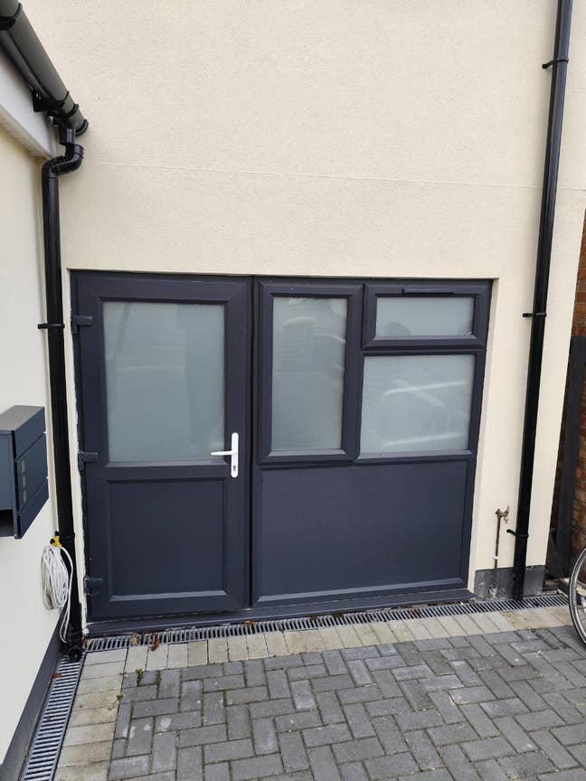 Spacious Studio flat 🏡 Main Photo