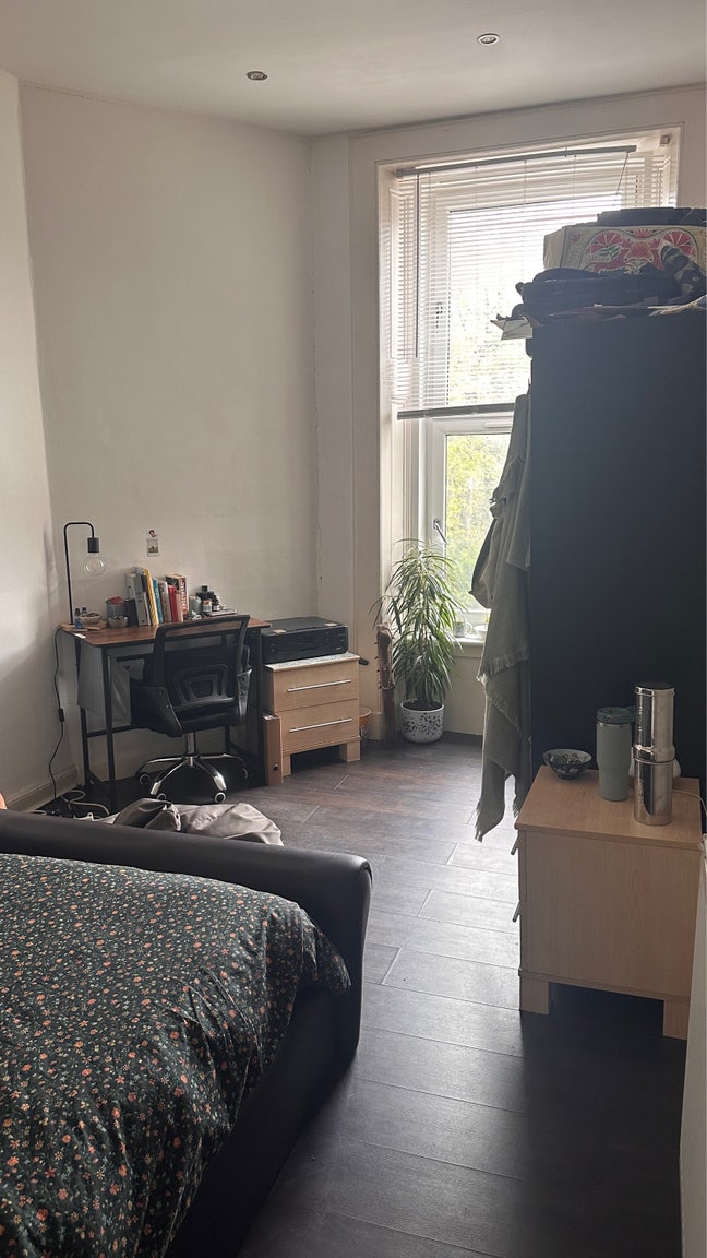 Double Room with separate bathroom Main Photo