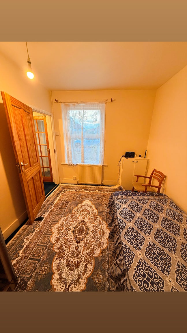 Single room 1st May – &pound;500 all bills & council tax Main Photo