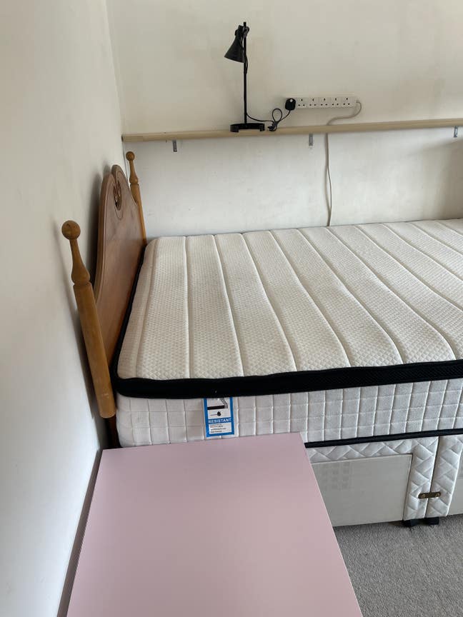 Quiet Double Room in Modern House near underground Main Photo