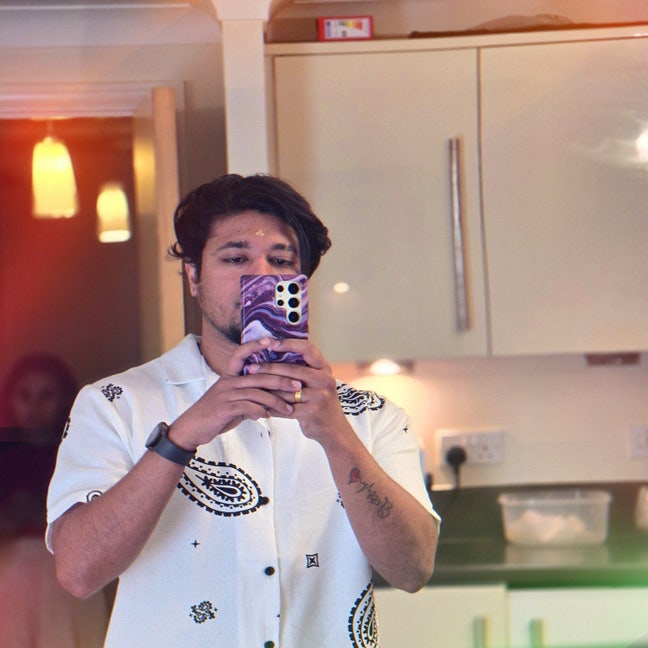 I am a professional male aged 33. I am lookin... Main Photo