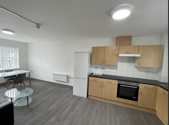  Furnished 2–7-bedroom flatshares: Ideal for stude Main Photo