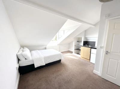 EN-Suite Room to Rent  Main Photo