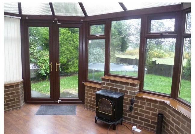 4 rooms available in a spacious detached house  Main Photo