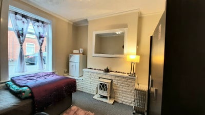 Pets Allowed - Whole House Rental Max 2 Tenants  Main Photo