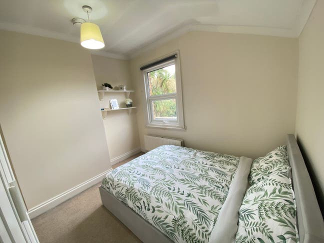West Ealing Double Bedroom Main Photo
