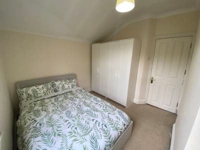 West Ealing Double Bedroom Main Photo