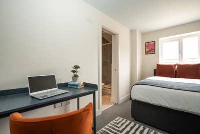 🤩 Near Amazon - Parking & Garden Main Photo