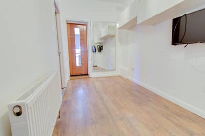 Nestled in the vibrant heart of Croydon. Main Photo