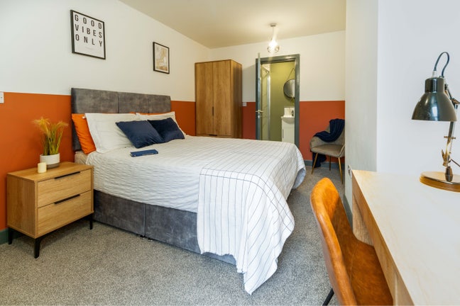 Stylish Ensuite Room | Warrington | Bills Inc Main Photo