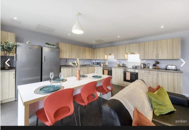  private bedroom, bathroom Main Photo