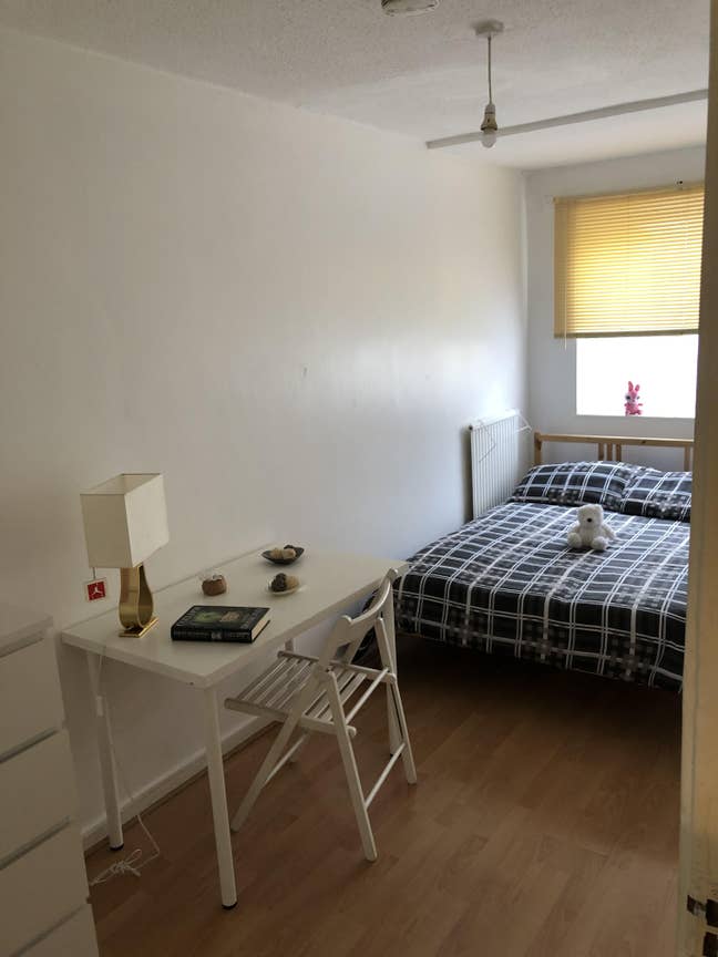 Spacious Room in Hackney Available Now!! Main Photo