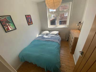 Bethnal Green Sunny Double Room Available! Main Photo