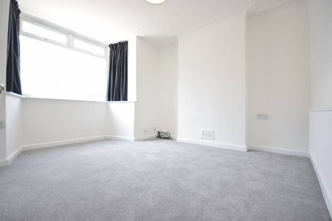 3 Bed Home Near Fishponds Main Photo