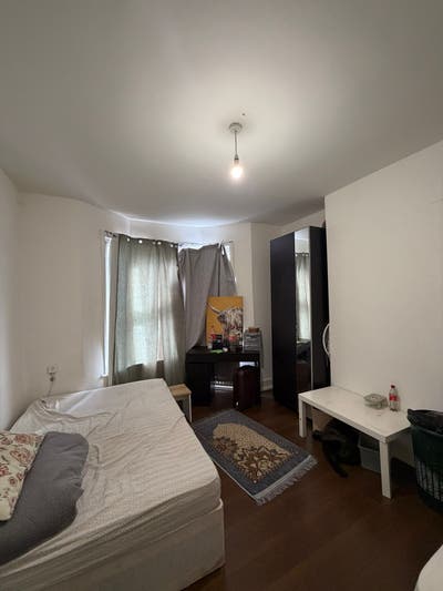 Comfortable Room in 5-Bed Property – SE17 Main Photo