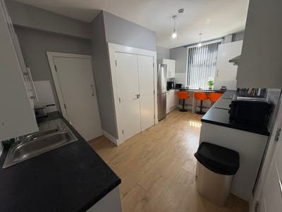  High-End Ensuite Rooms | one kitchenette remains Main Photo