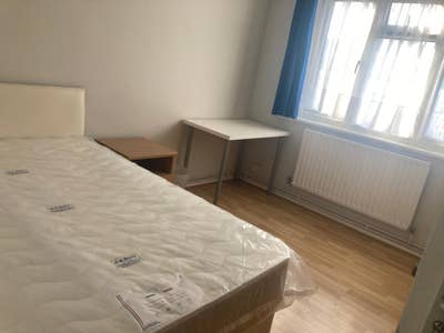 Mile End, E1, Inclusive - Lovely 3 Bed Apartment  Main Photo