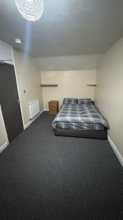 Room Available In Bishop Close, B45  Main Photo