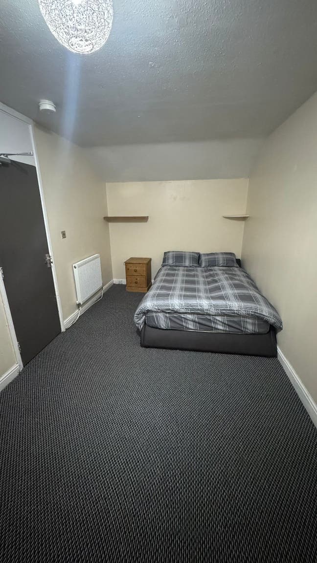 Room Available In Bishop Close, B45  Main Photo