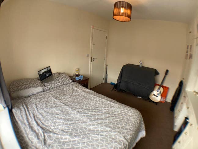 Spacious Single Room – NW2 Area Main Photo