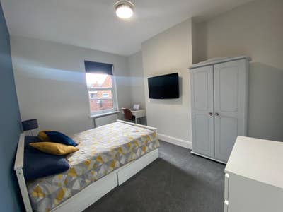 Modern Double Room in Professional House Main Photo